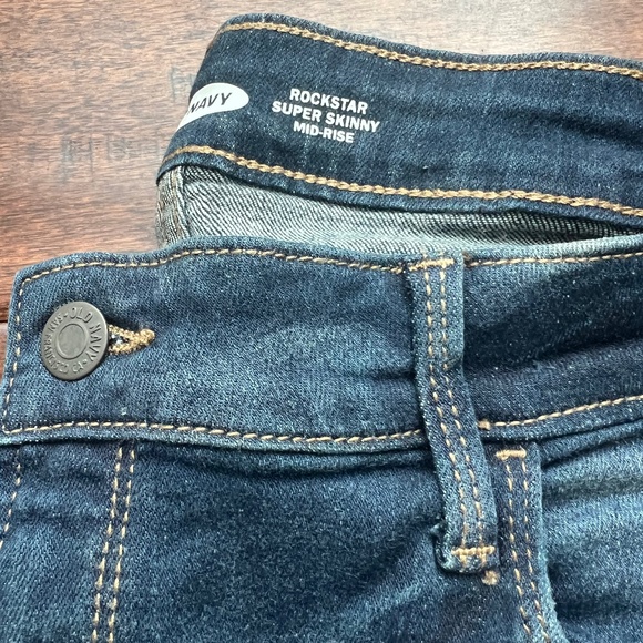 Old Navy Skinny Jeans NWT - Picture 2 of 2